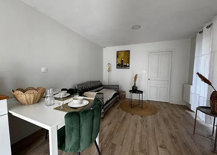 L Oustal D Henri Escale Chaleureuse דירה